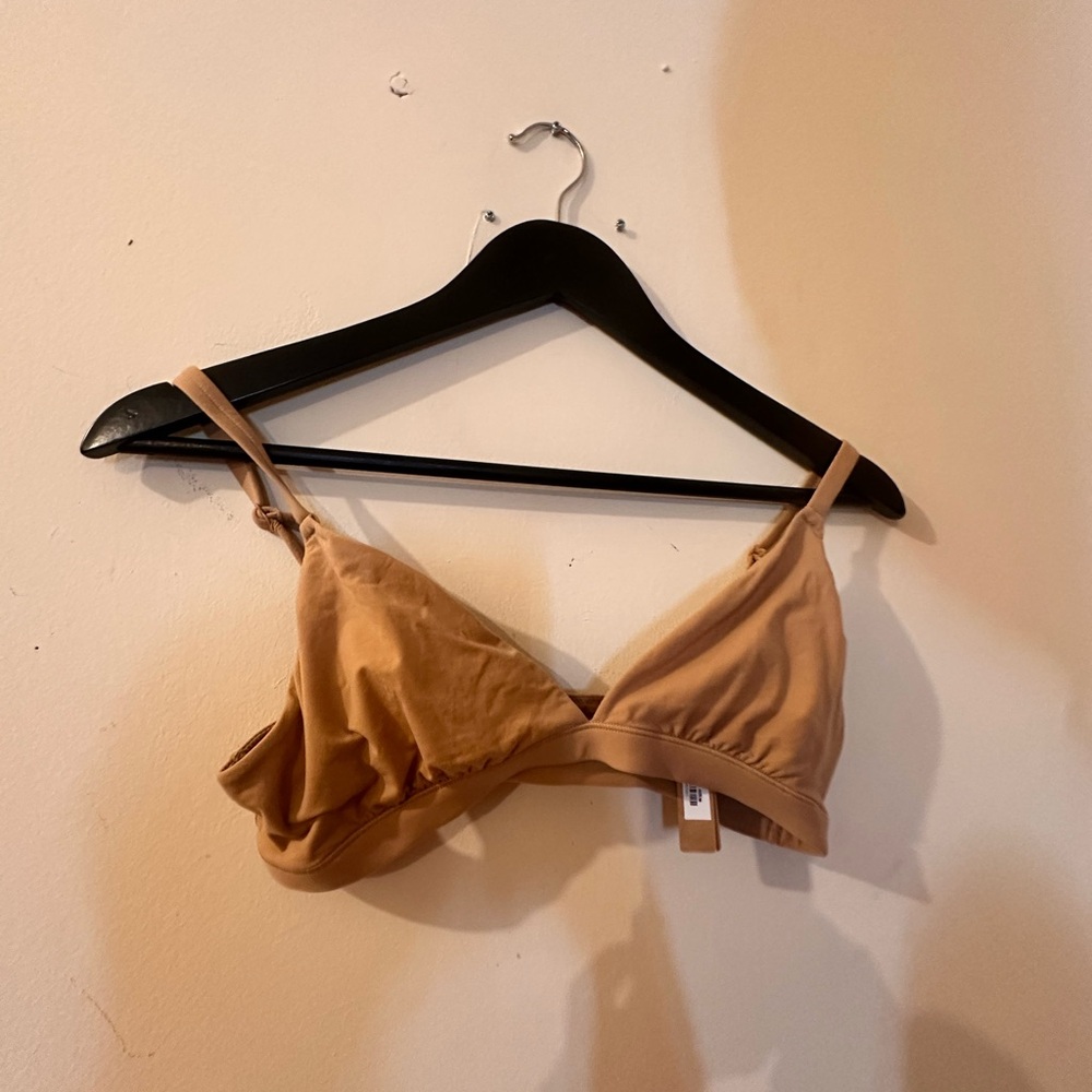 Skims new with tags bra,  size M, tan color